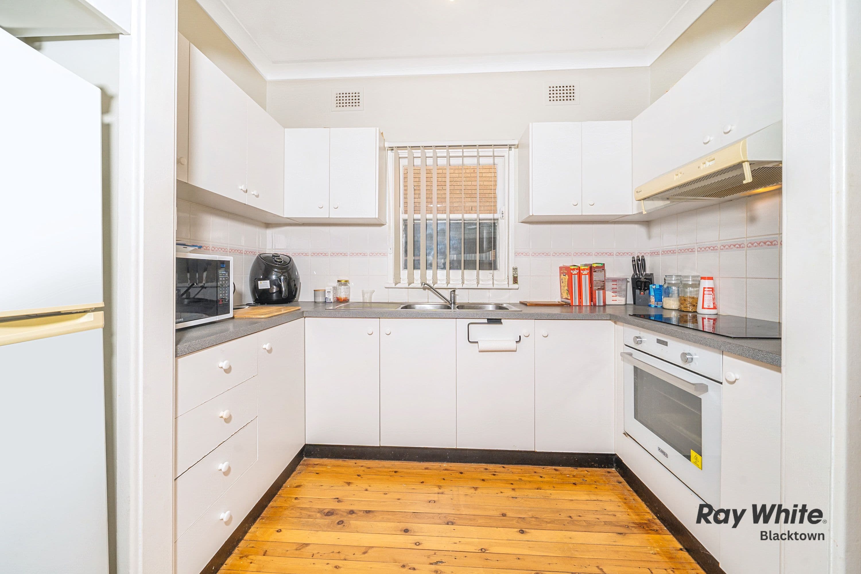 38 Hilltop Avenue, Blacktown NSW 2148, Blacktown - Thumbnail 5
