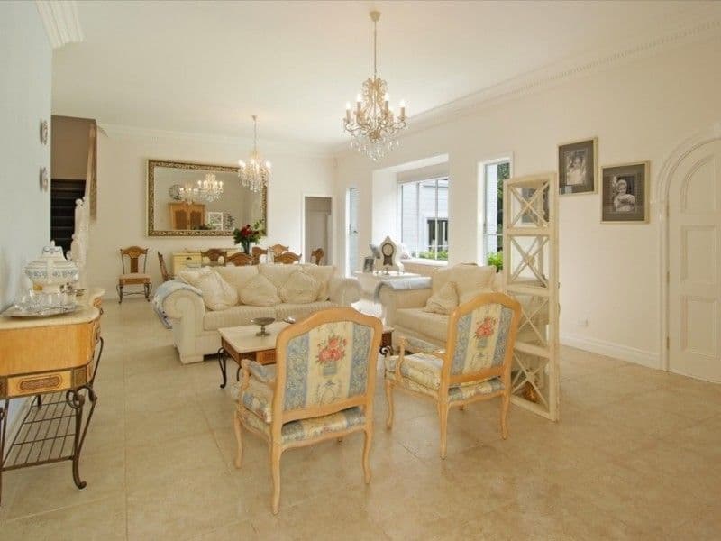 131 Blues Point Road, McMahons Point - Thumbnail 2