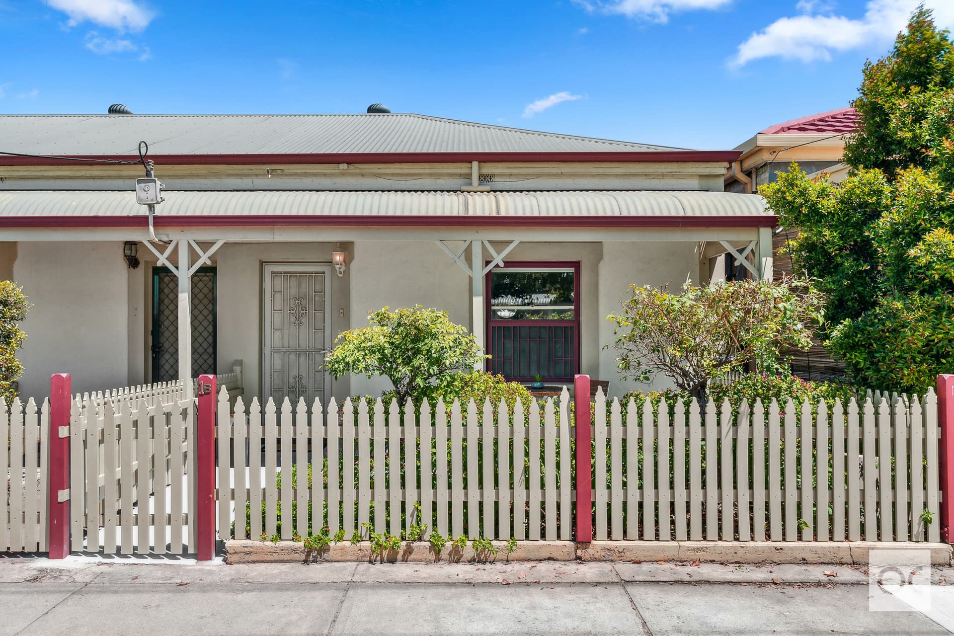 1B Dew Street, Mile End - Image 1