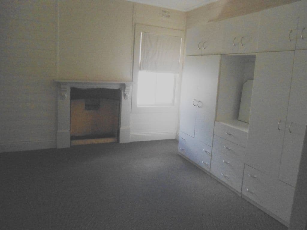 207 Sutton Street, Cootamundra - Thumbnail 5