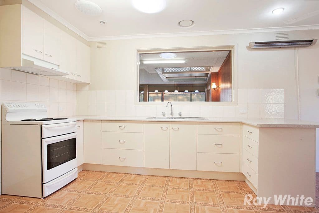 8 Bamba Court, Scoresby VIC 3179, Scoresby - Thumbnail 2