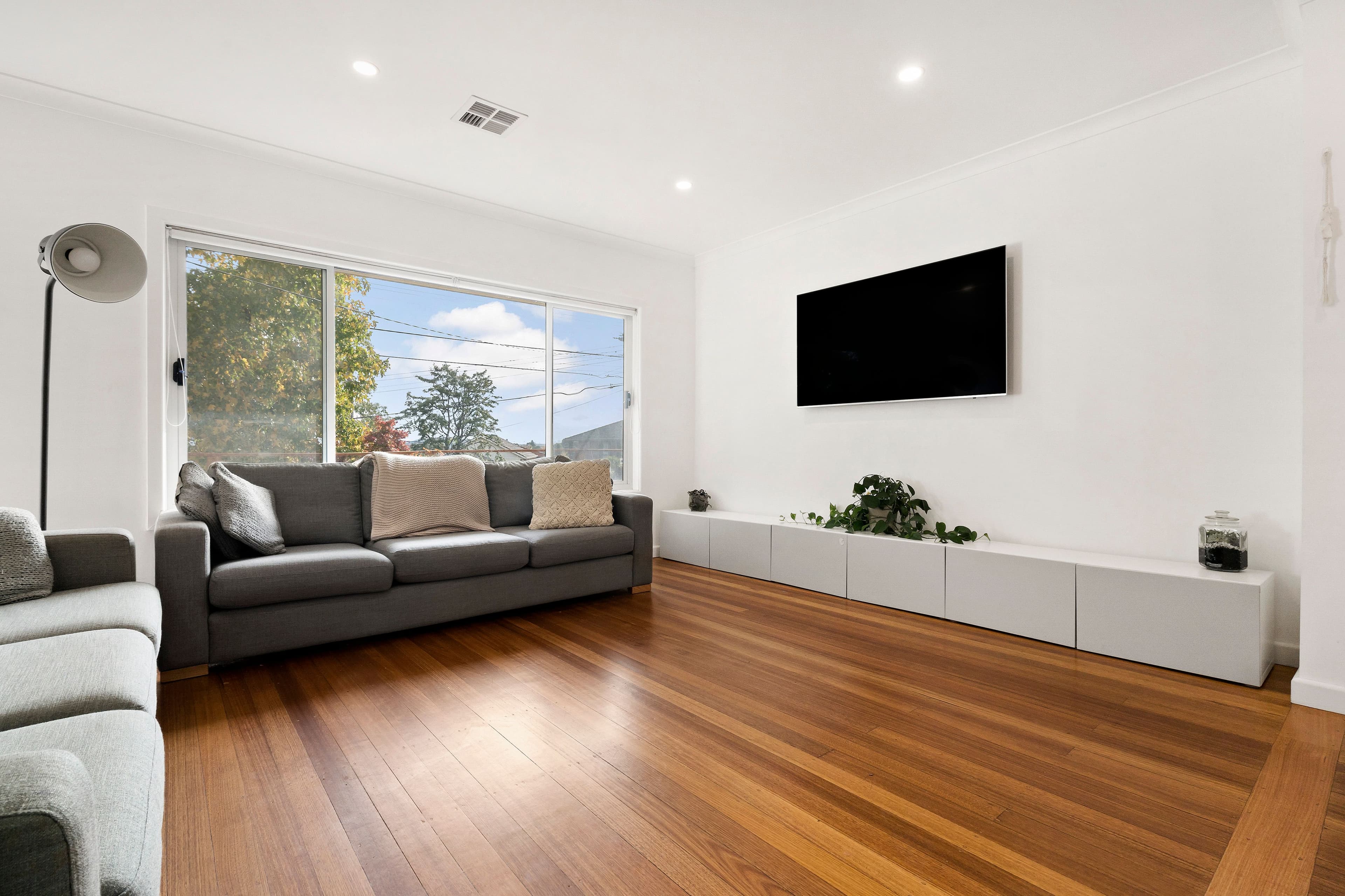 6 Stapley Crescent, Chadstone VIC 3148, Chadstone - Thumbnail 2