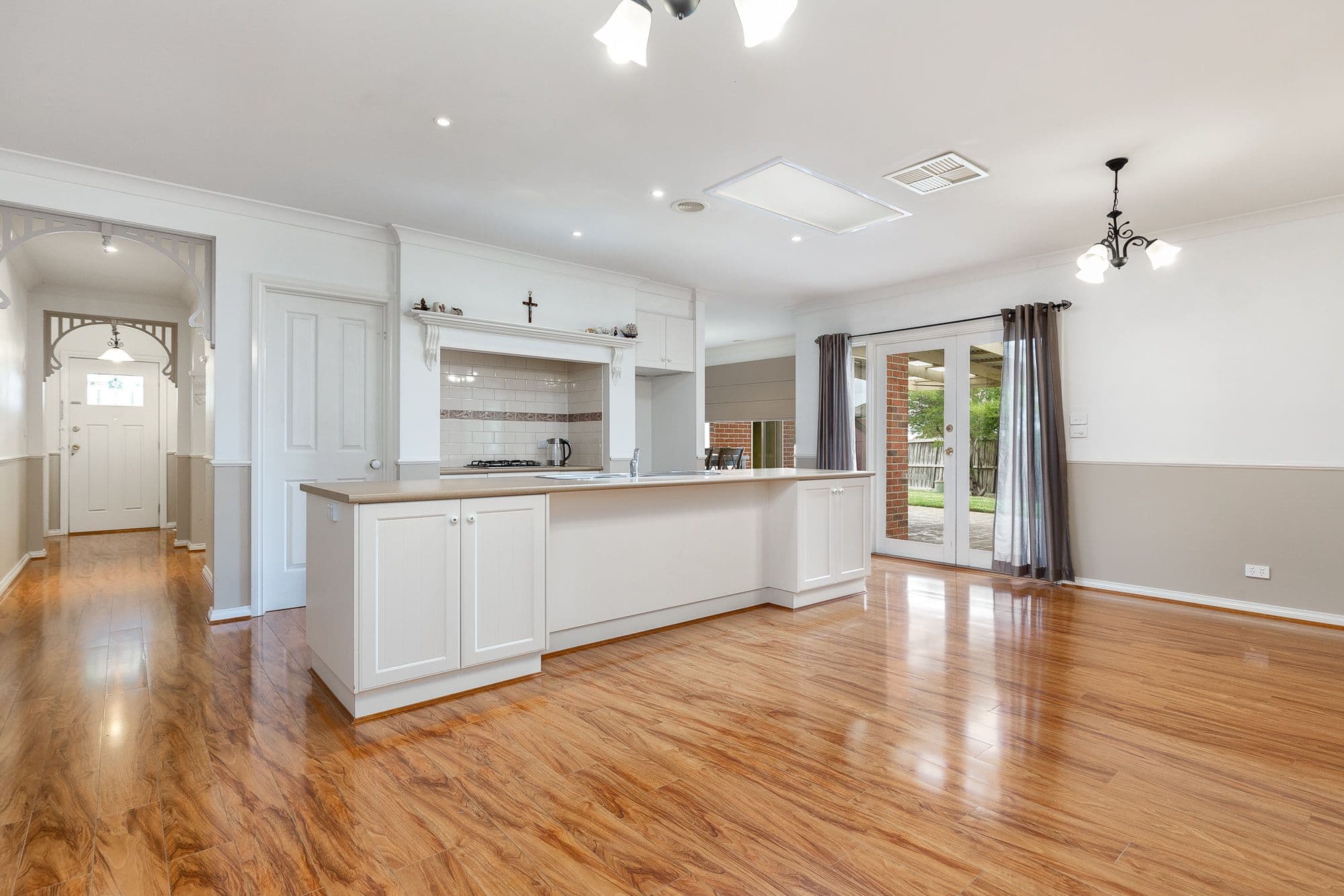 33 Hillgrove Crescent, Berwick VIC 3806, Berwick - Thumbnail 5