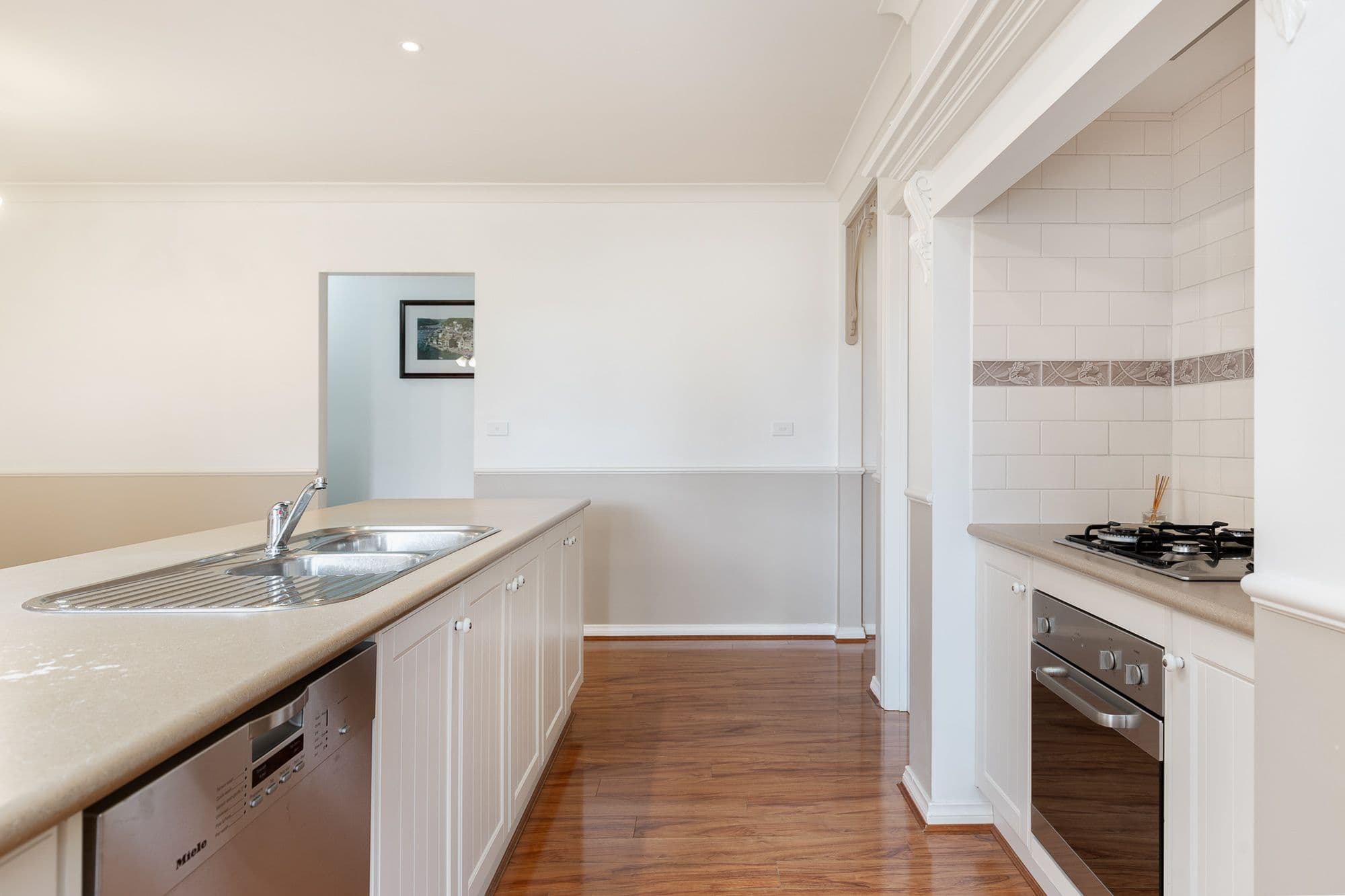 33 Hillgrove Crescent, Berwick VIC 3806, Berwick - Thumbnail 6