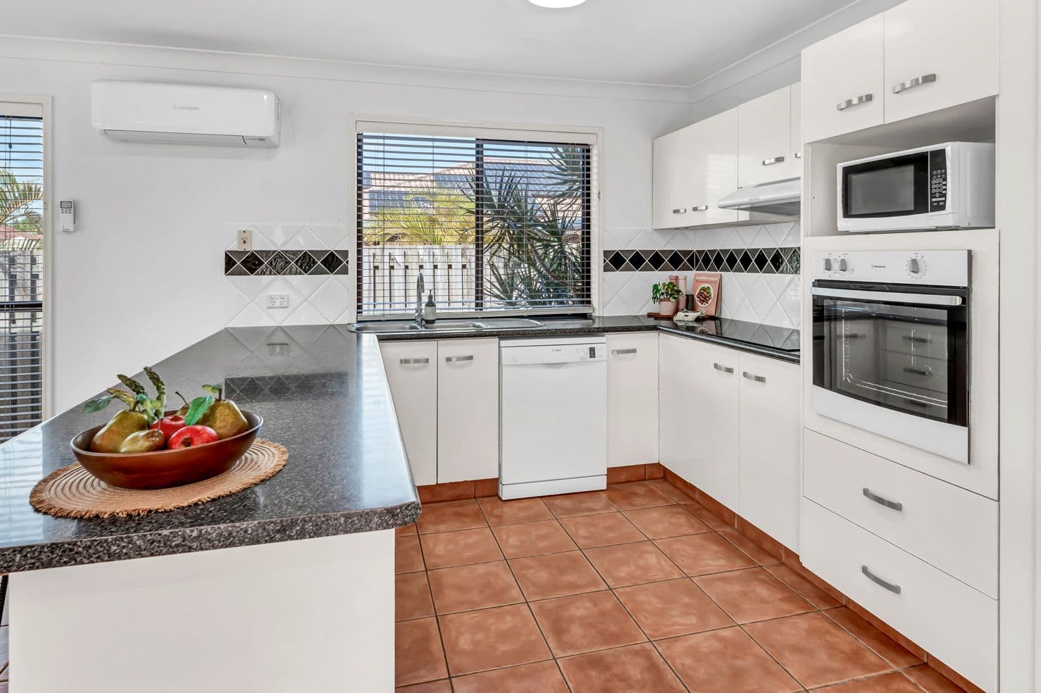 19 Silverash Street, Oxenford QLD 4210, Oxenford - Thumbnail 6