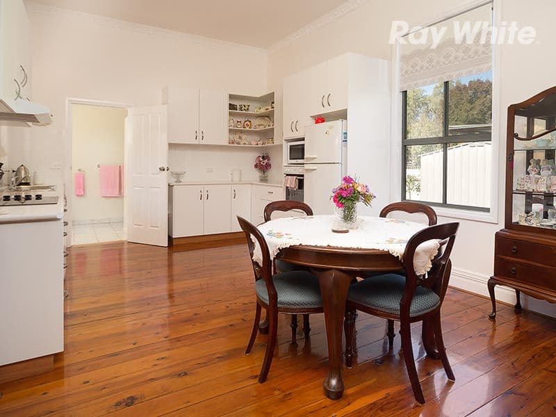 18 Alfred Street, COROWA NSW 2646, Corowa - Thumbnail 2