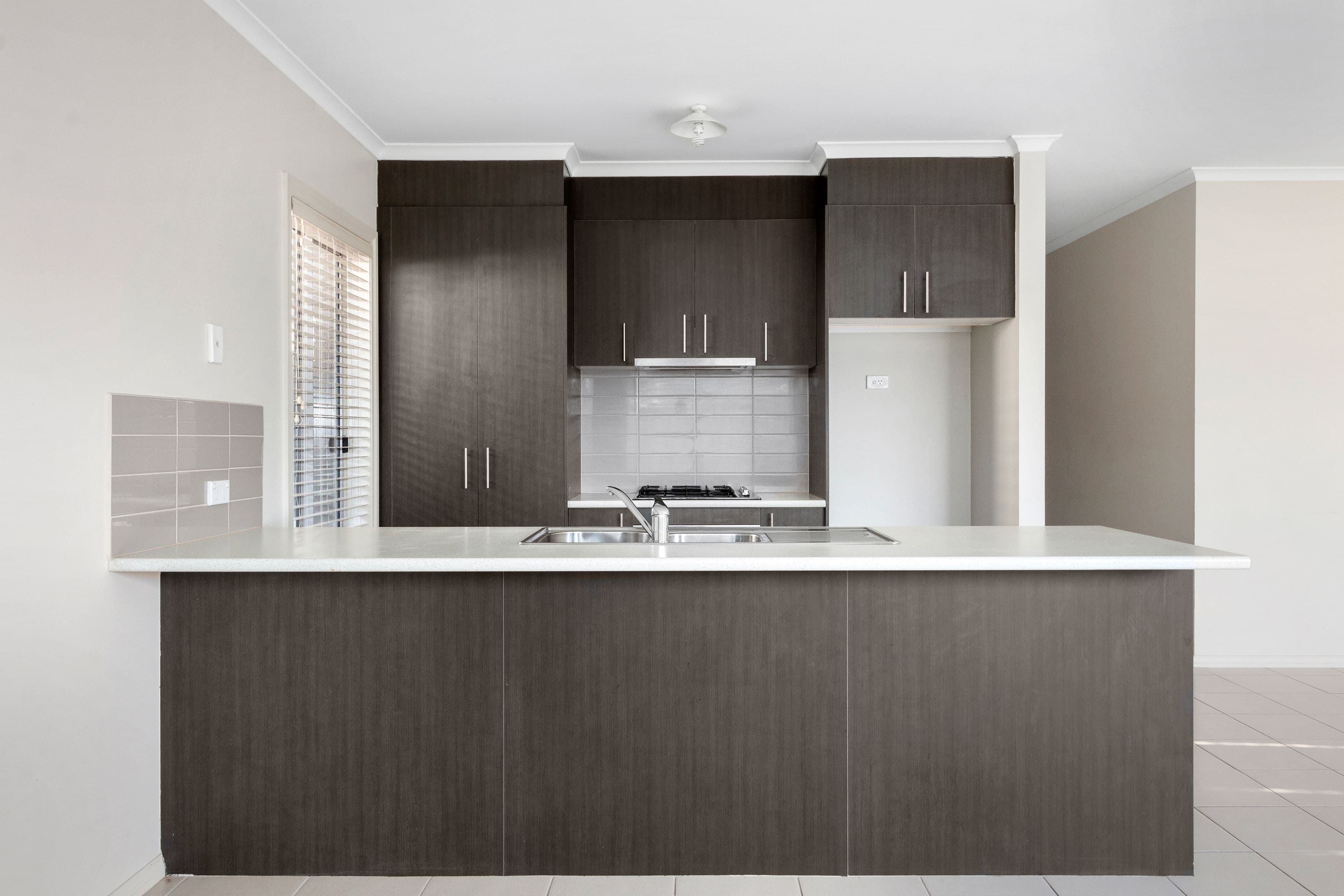 33 Edmund Street, Pakenham VIC 3810, Pakenham - Thumbnail 2