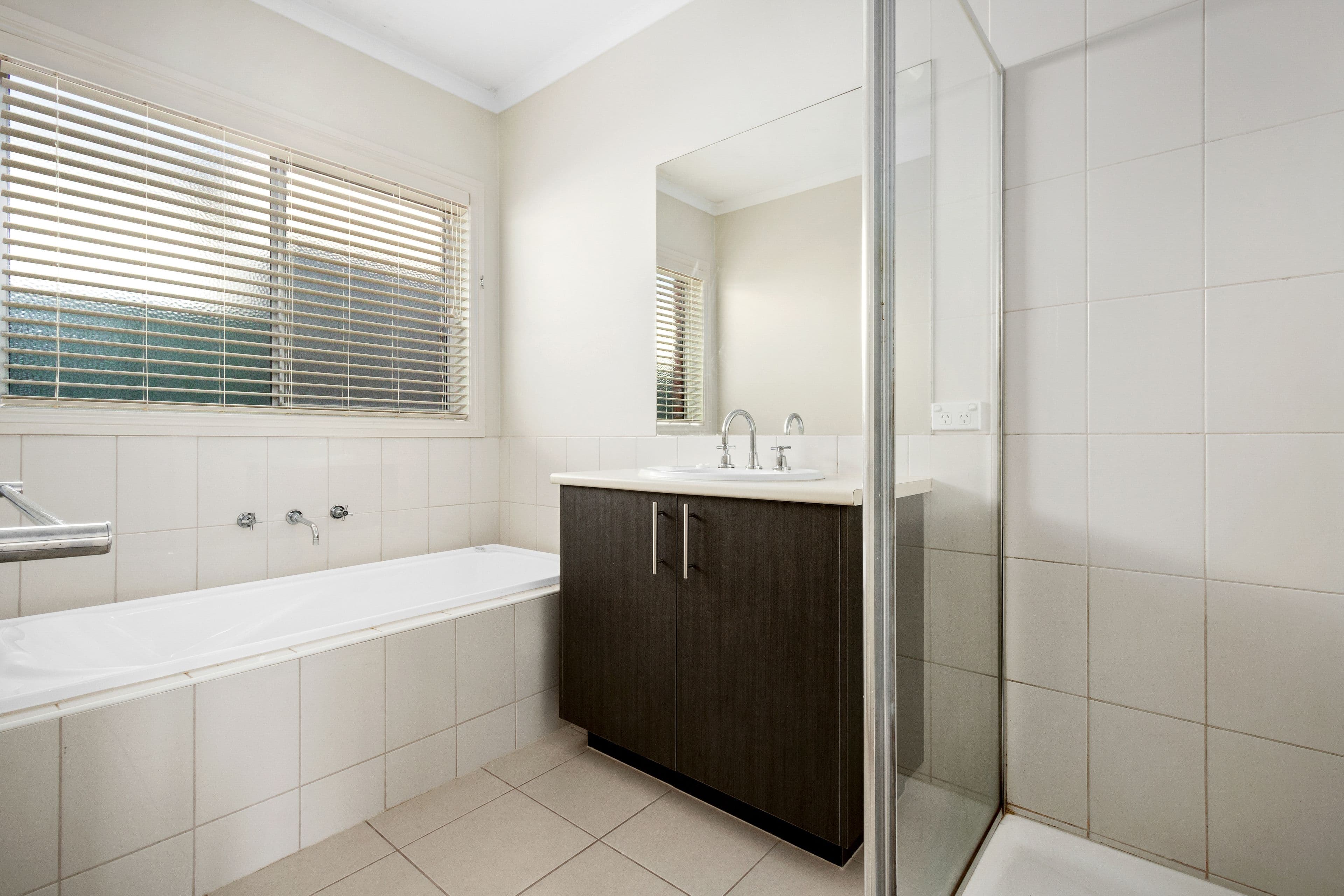 33 Edmund Street, Pakenham VIC 3810, Pakenham - Thumbnail 8
