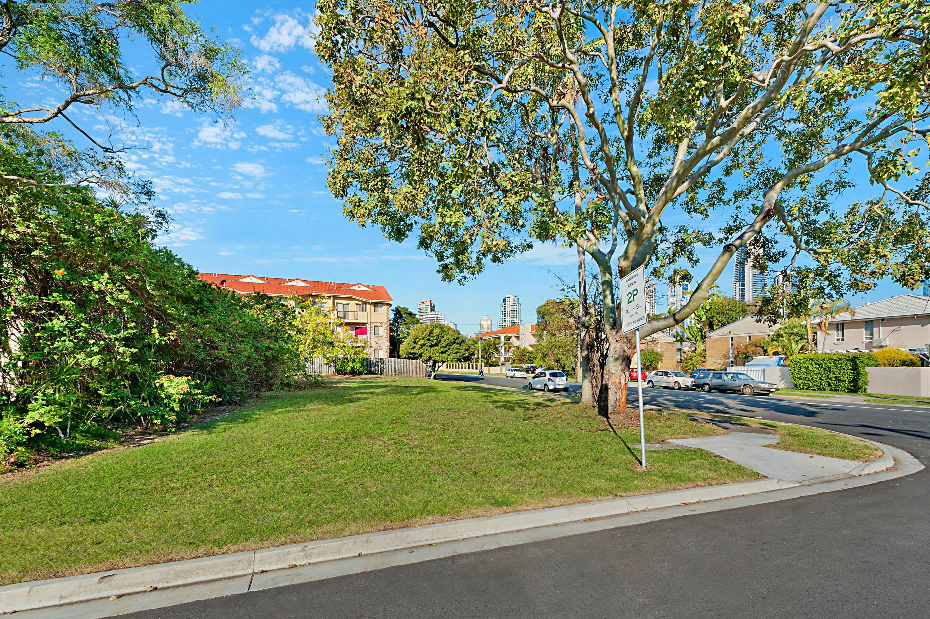 27 Burra Street, Chevron Island QLD 4217, Chevron Island - Thumbnail 2