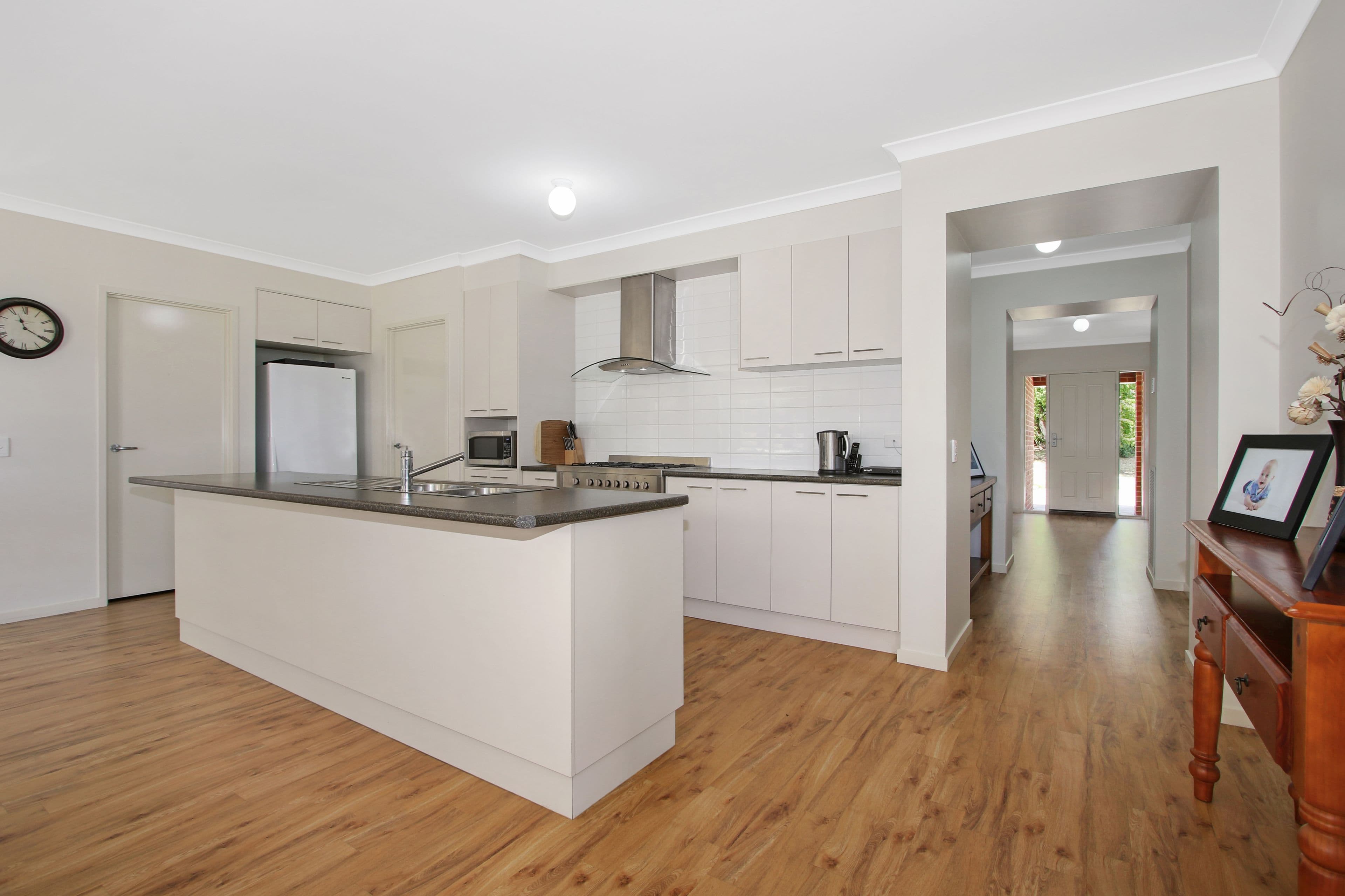 22 Donnington Drive, Wodonga VIC 3690, Wodonga - Thumbnail 2