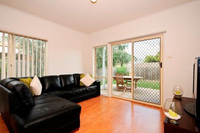4 ROSEWOOD Place, CHIRNSIDE PARK VIC 3116, Chirnside Park - Thumbnail 2