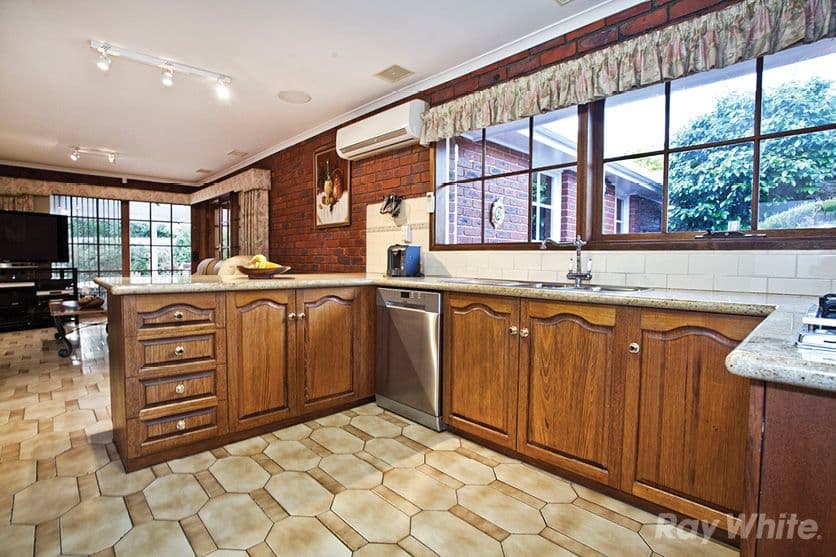 4 Lascelle Drive, Vermont South VIC 3133, Vermont South - Thumbnail 3