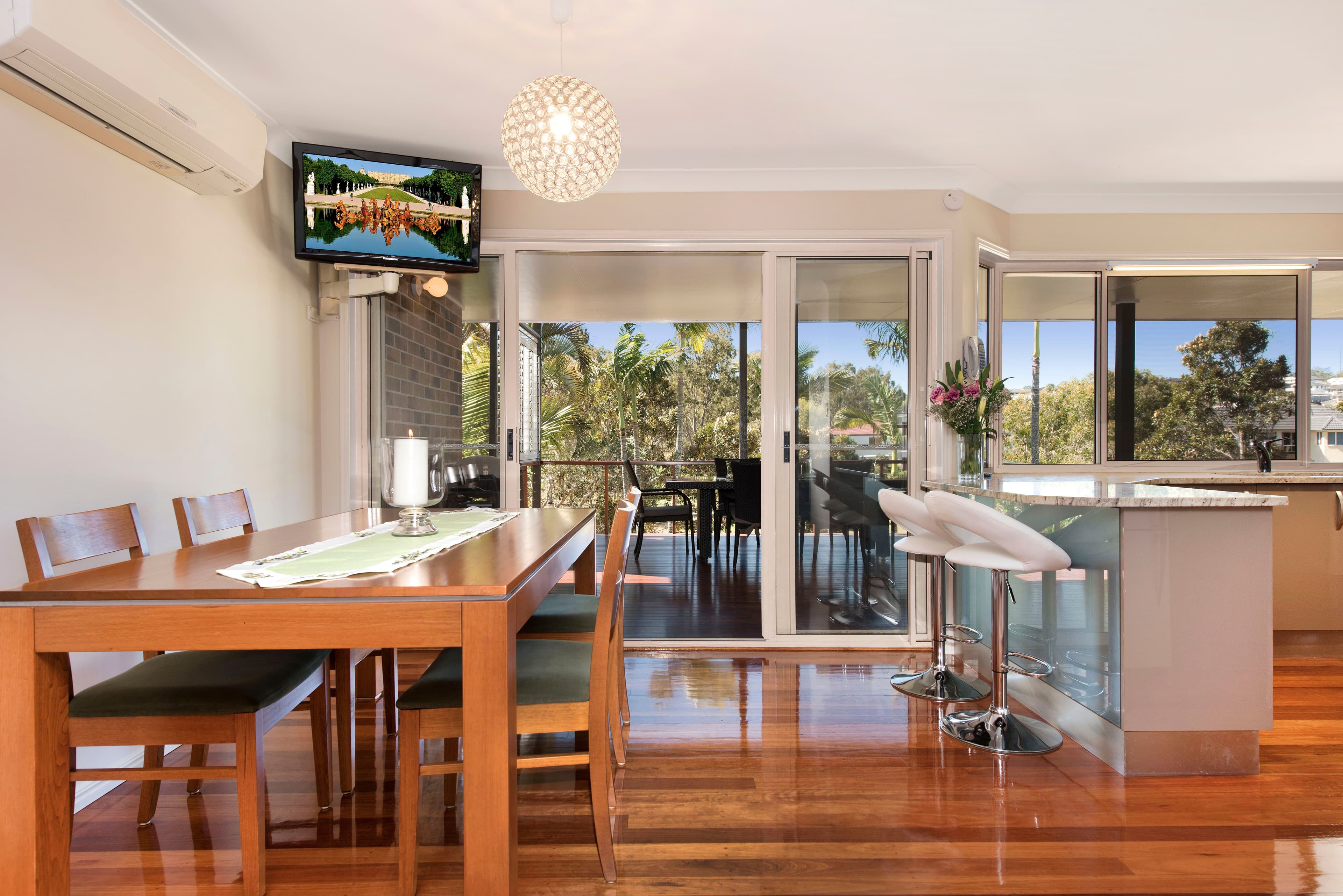 18 Amersham Crescent, Carindale QLD 4152, Carindale - Thumbnail 2