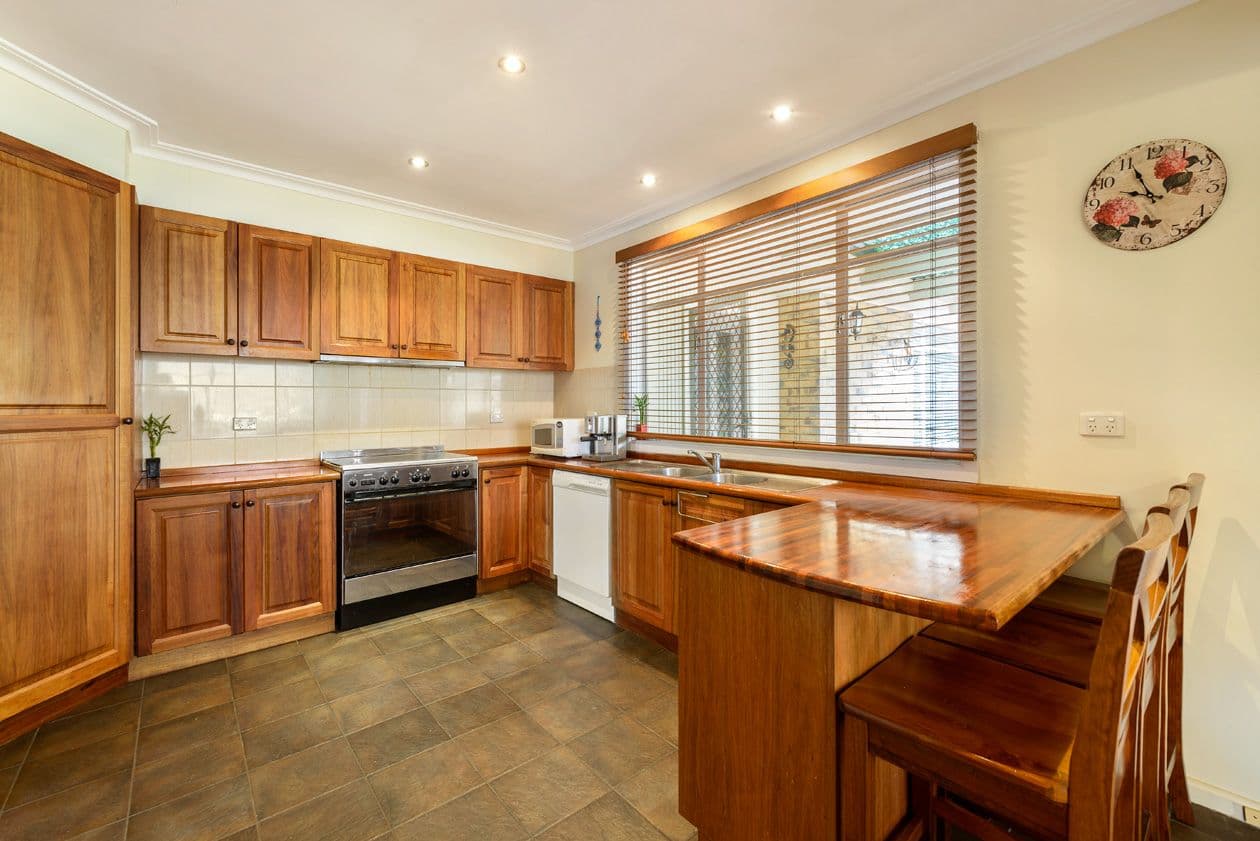 6 Ashby Court, CHADSTONE VIC 3148, Chadstone - Thumbnail 2
