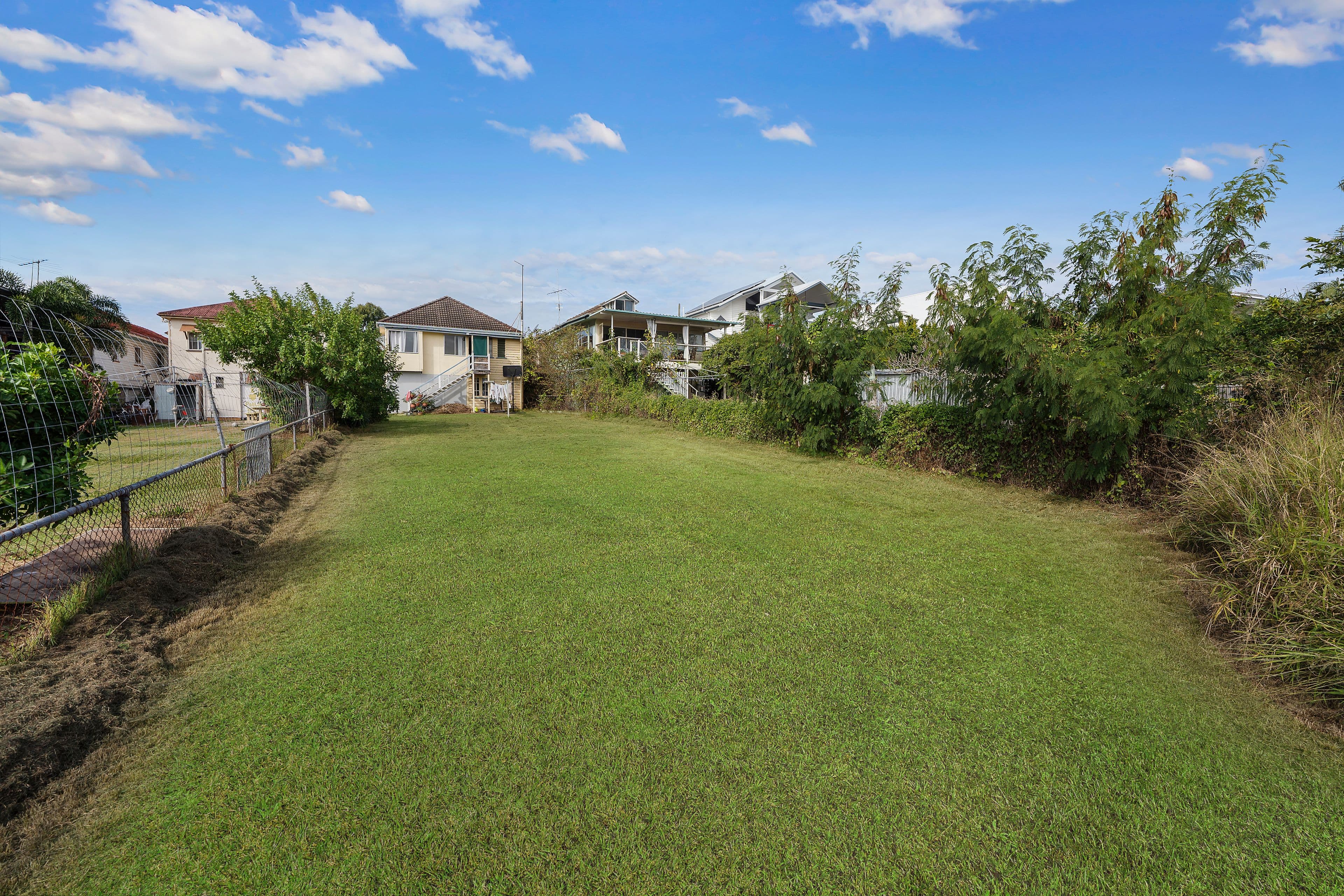 73 Seaville Avenue, Scarborough QLD 4020, Scarborough - Thumbnail 2
