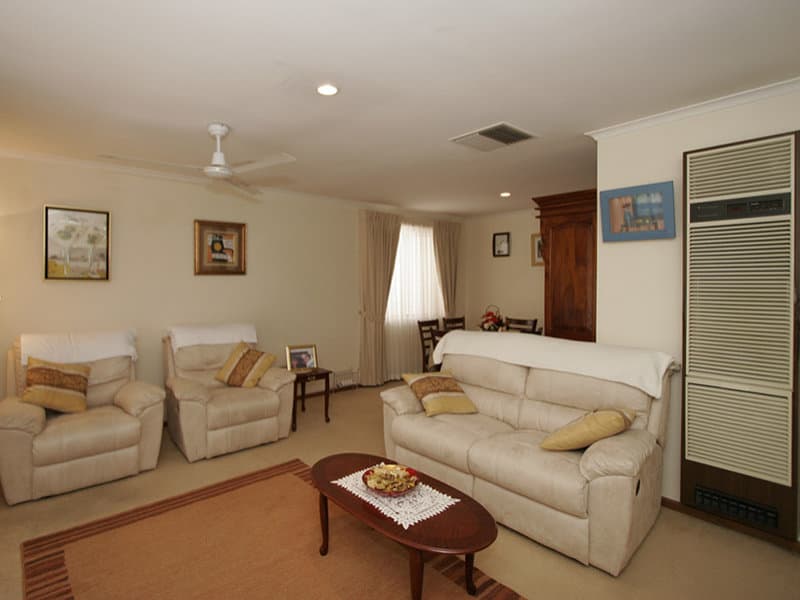 9 Sandhurst Avenue, Noarlunga Downs - Thumbnail 3