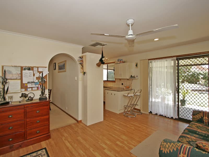 9 Sandhurst Avenue, Noarlunga Downs - Thumbnail 8