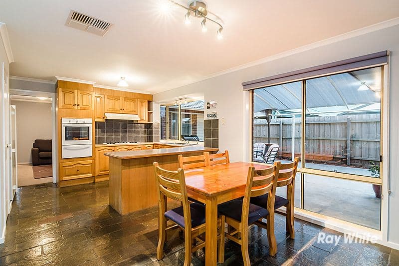 16 McGuigan Drive, Cranbourne West VIC 3977, Cranbourne West - Thumbnail 4
