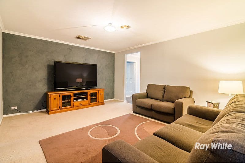 16 McGuigan Drive, Cranbourne West VIC 3977, Cranbourne West - Thumbnail 6