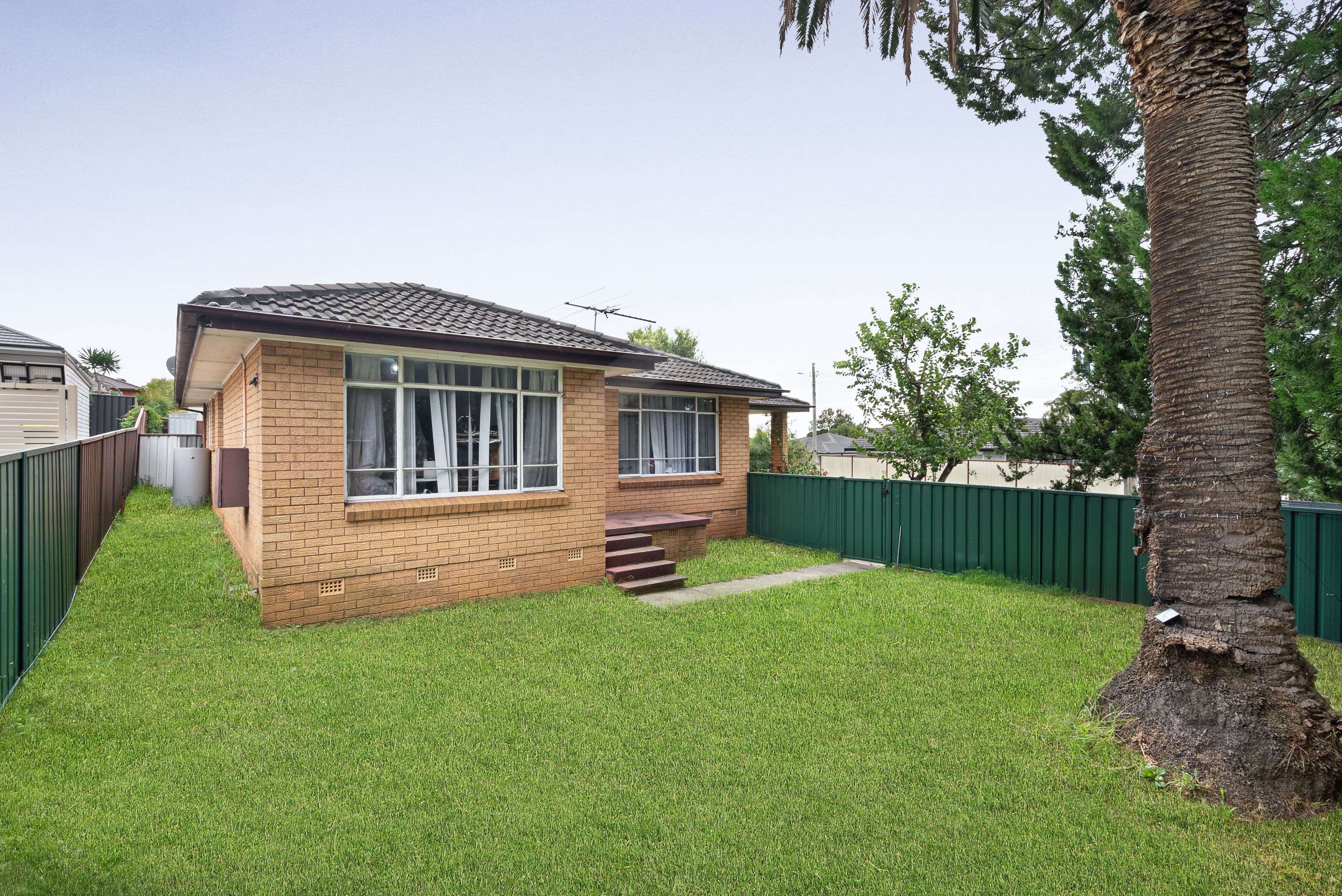 97 Macquarie Avenue, Campbelltown NSW 2560, Campbelltown - Thumbnail 2