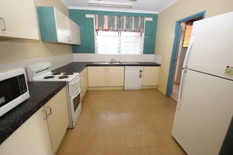 7 Wallace Court, KATHERINE NT 0850, Katherine East - Thumbnail 2