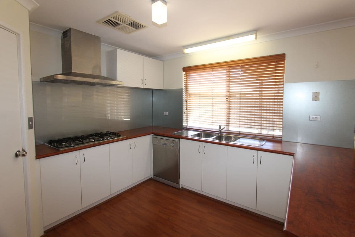 29 Pirianda Way, Aveley WA 6069, Aveley - Thumbnail 4