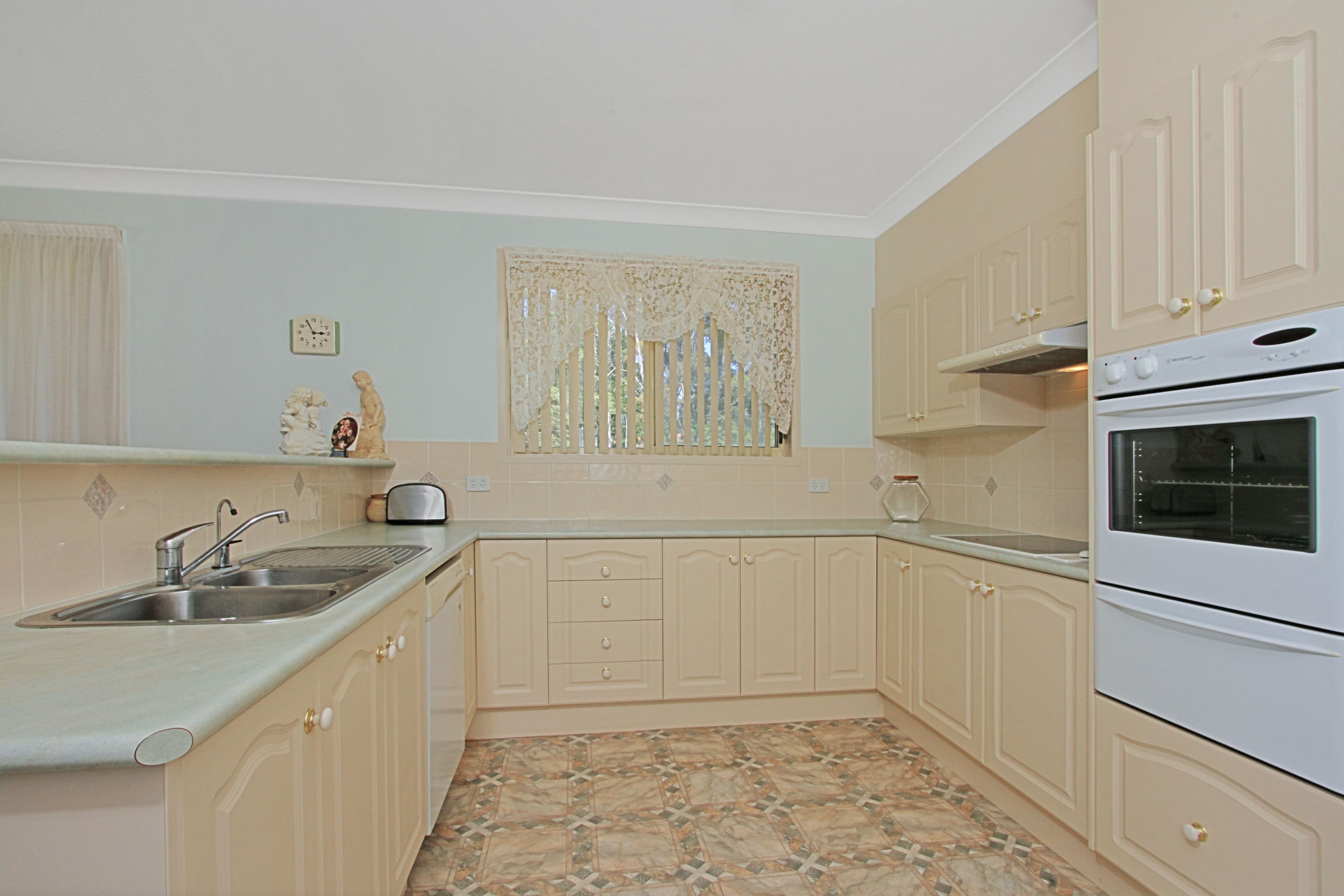 4 Wentworth Avenue, Sunshine Bay - Thumbnail 2