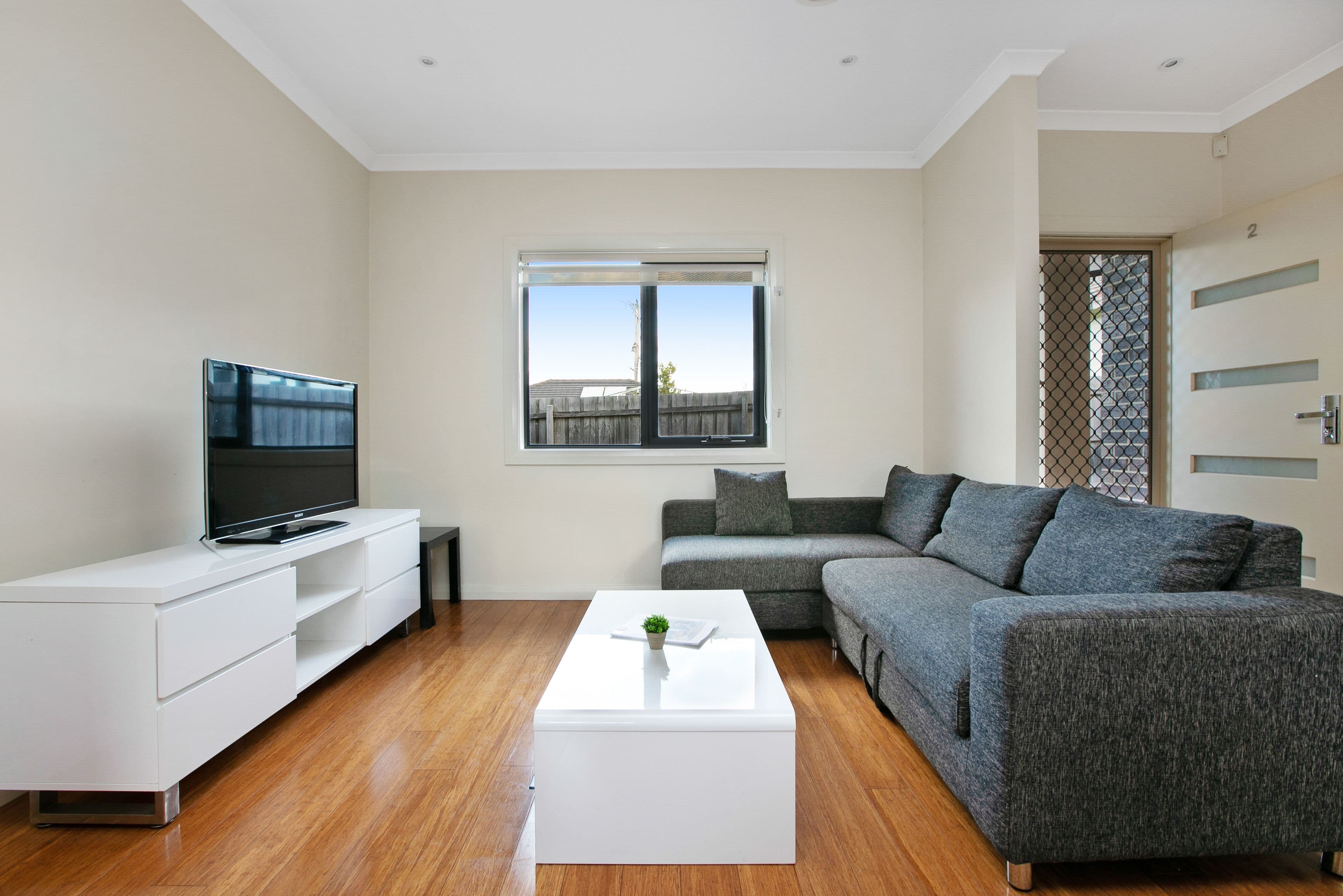 16 Charlton Crescent, Reservoir VIC 3073, Reservoir - Thumbnail 3