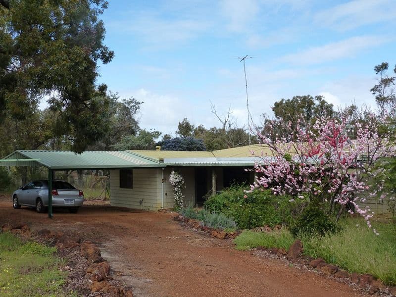 40 Blue Squill Drive, LOWER CHITTERING WA 6084, Lower Chittering - Thumbnail 4
