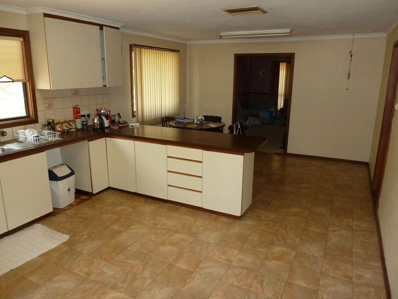40 Blue Squill Drive, LOWER CHITTERING WA 6084, Lower Chittering - Thumbnail 7