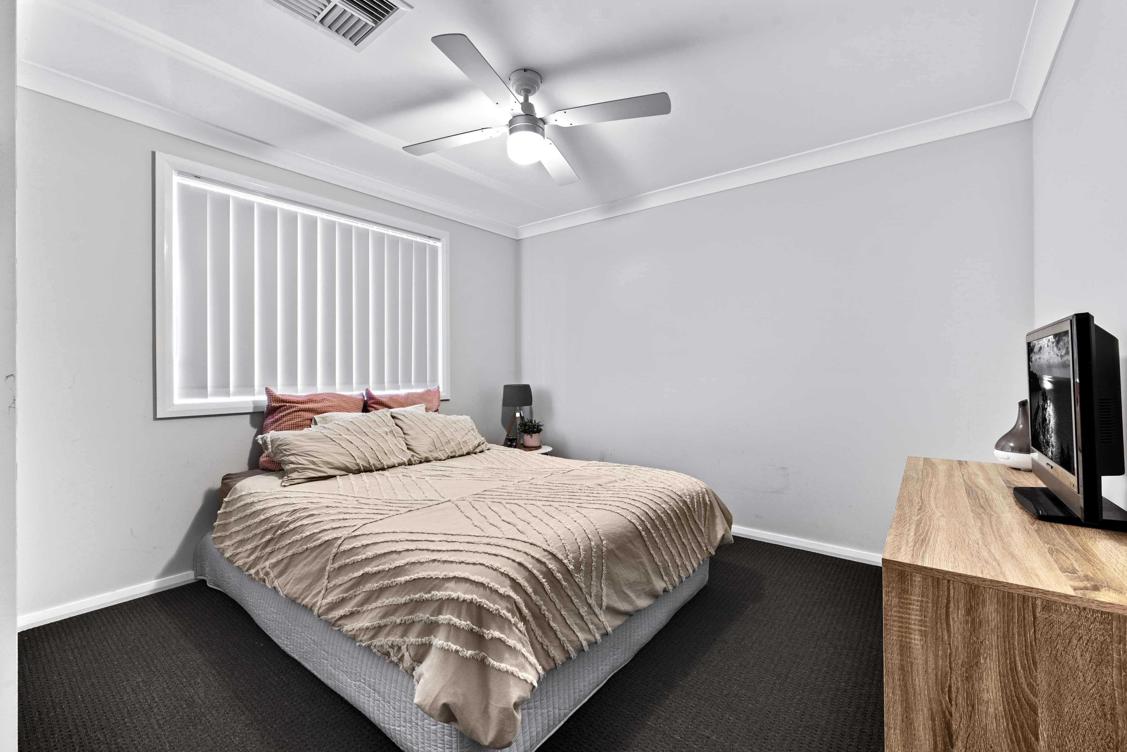 80 Hampshire Boulevard, Spring Farm NSW 2570, Spring Farm - Thumbnail 8