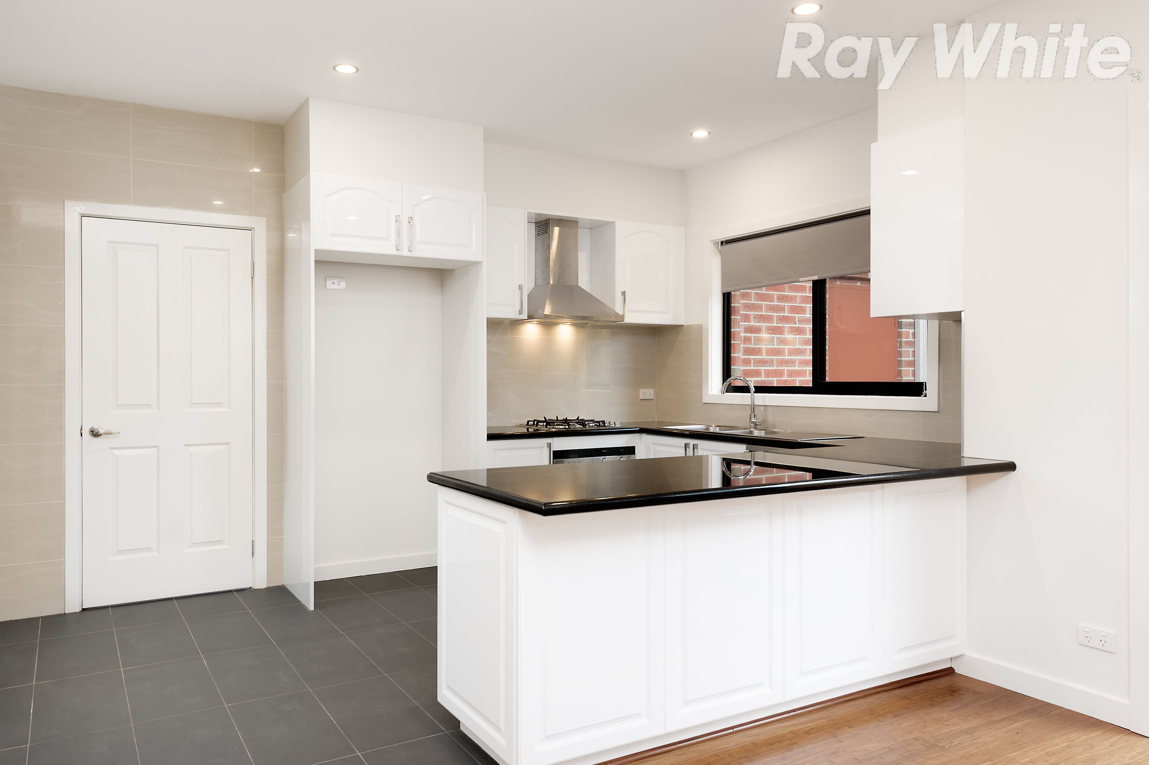 9 Loddon Avenue, Reservoir VIC 3073, Reservoir - Thumbnail 3