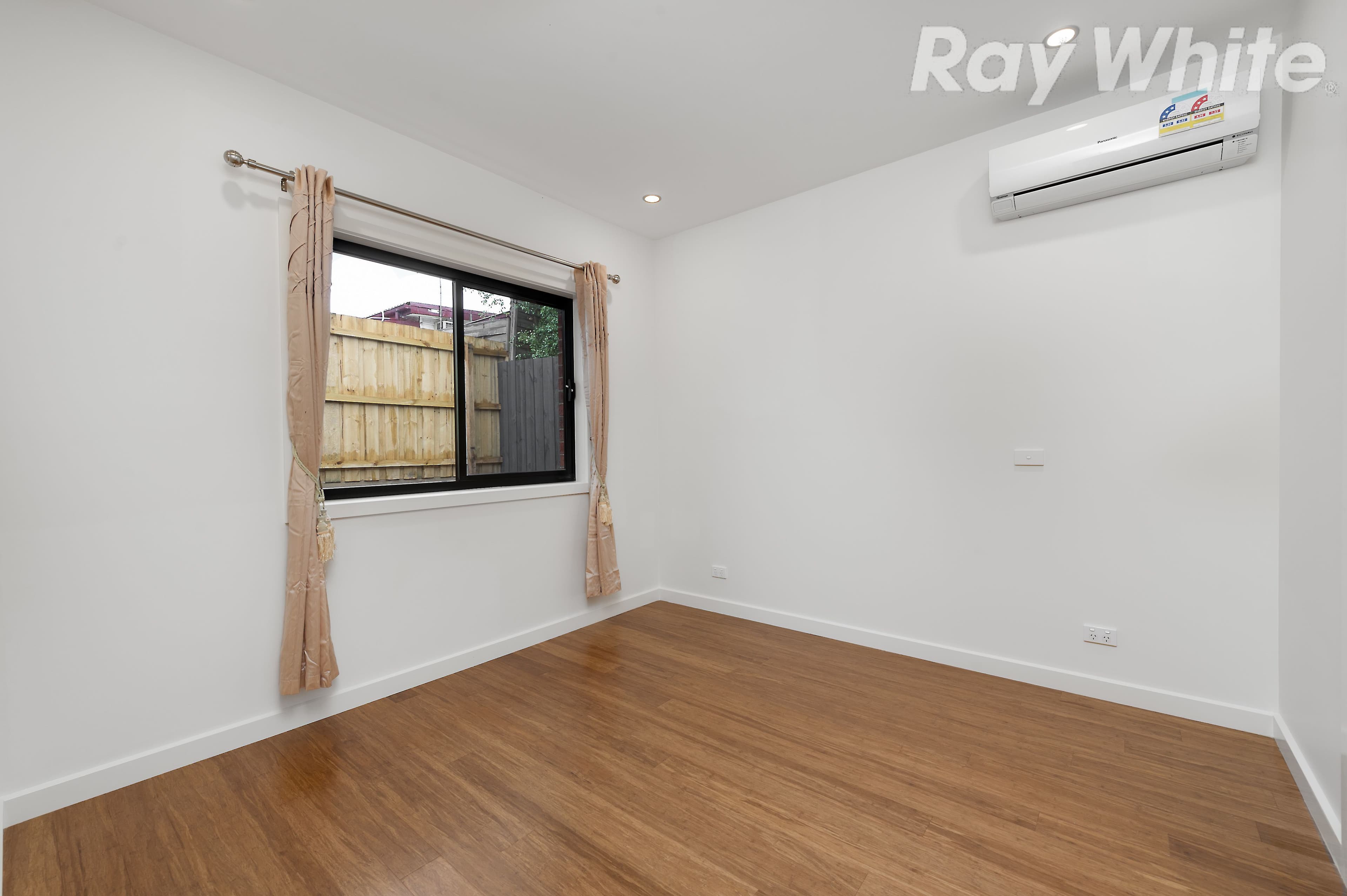 9 Loddon Avenue, Reservoir VIC 3073, Reservoir - Thumbnail 5
