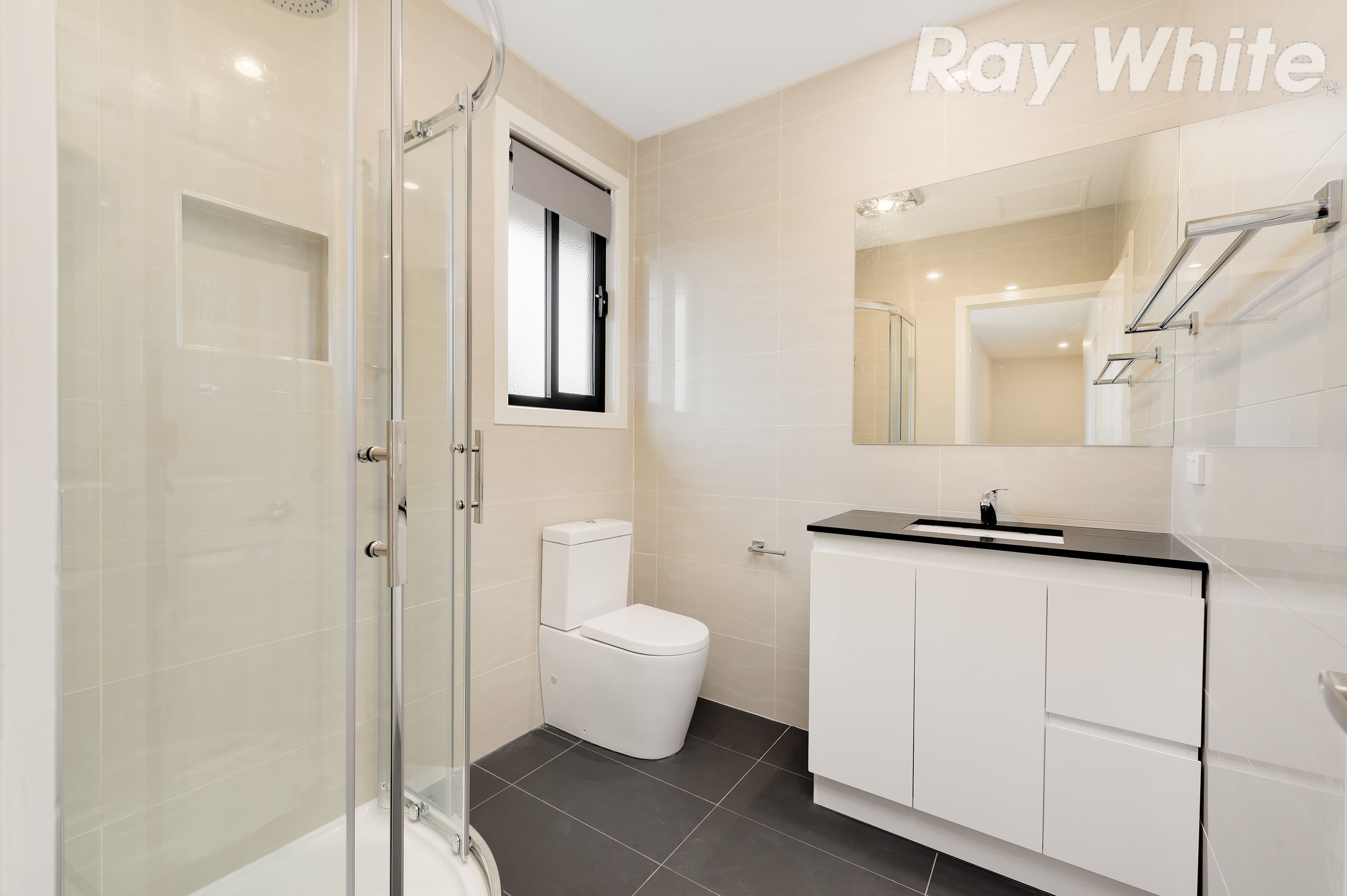 9 Loddon Avenue, Reservoir VIC 3073, Reservoir - Thumbnail 6