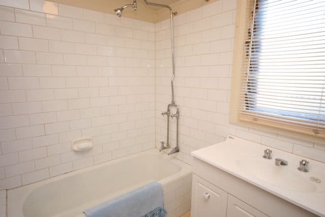 46 Neagles Rock Road, CLARE SA 5453, Clare - Thumbnail 2