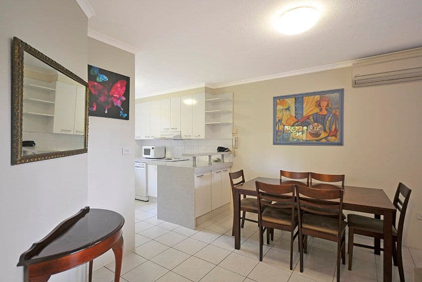 Apartment 30 "Markham Court" 36 Australia Avenue, Broadbeach QLD 4218, Broadbeach - Thumbnail 3