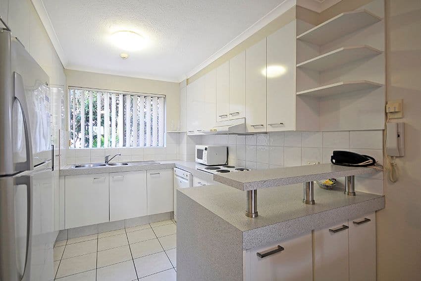 Apartment 30 "Markham Court" 36 Australia Avenue, Broadbeach QLD 4218, Broadbeach - Thumbnail 4