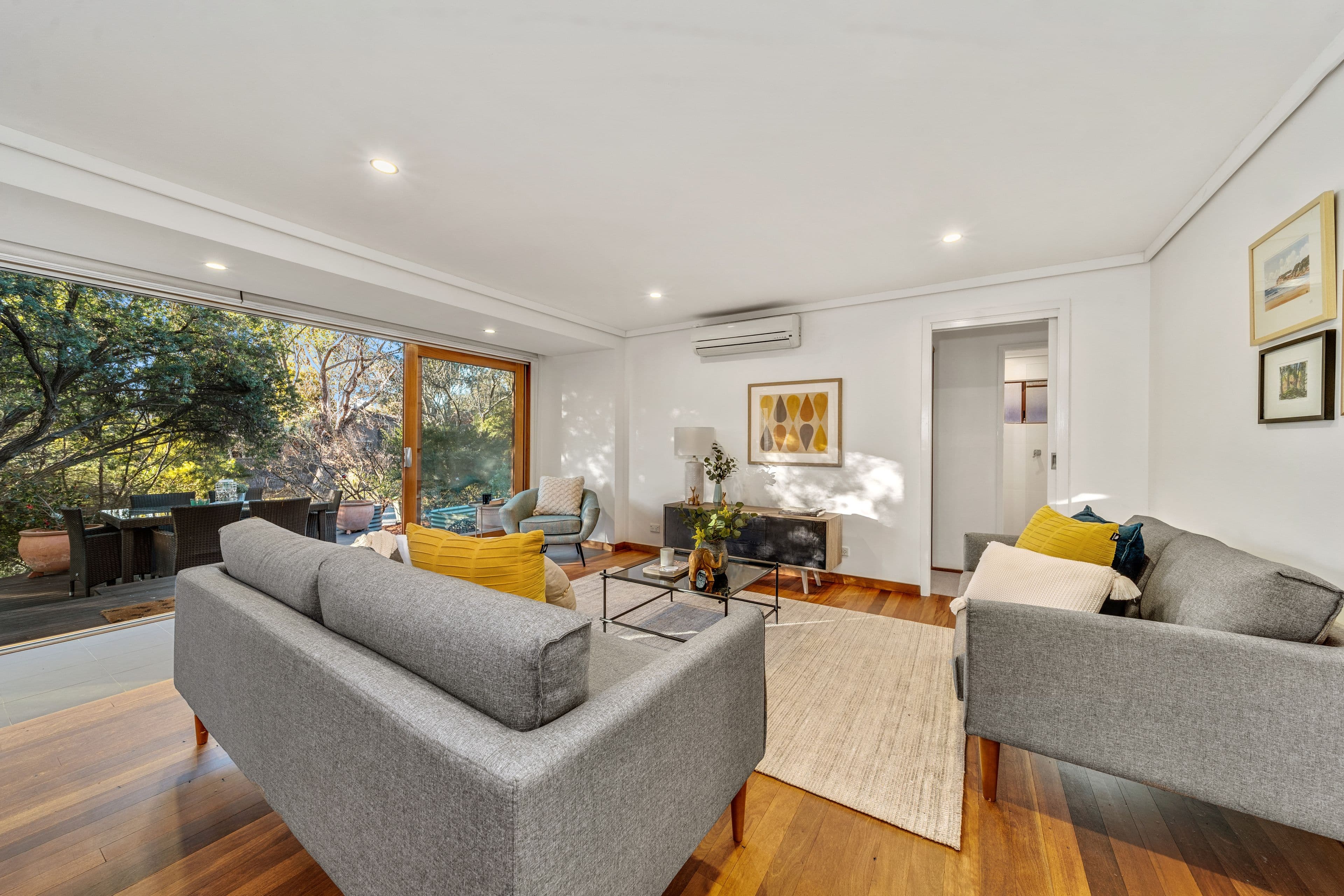 8 Dugdale Street, Cook ACT 2614, Cook - Thumbnail 2