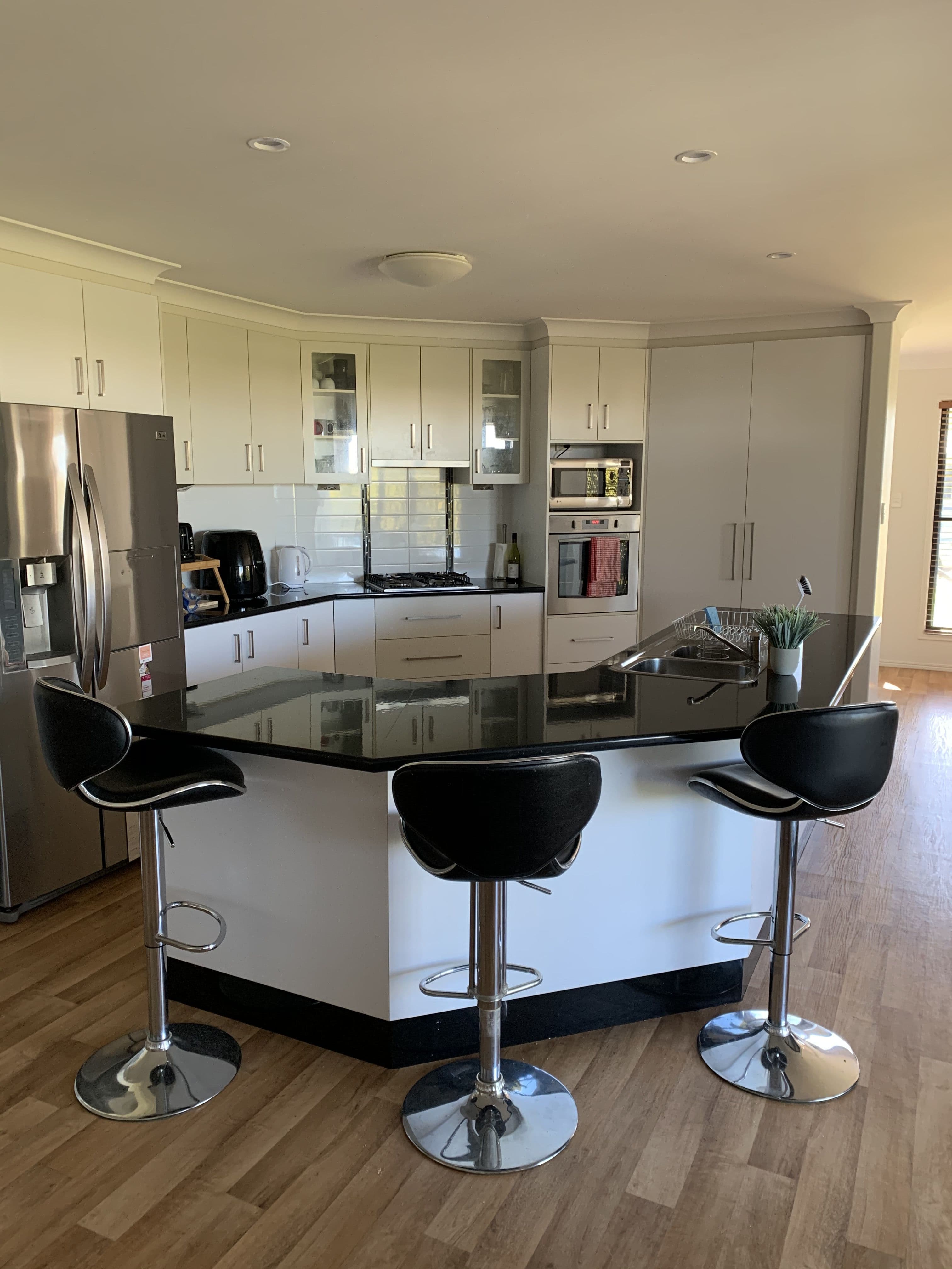 7 Lockyer Crescent, Roma QLD 4455, Roma - Thumbnail 2