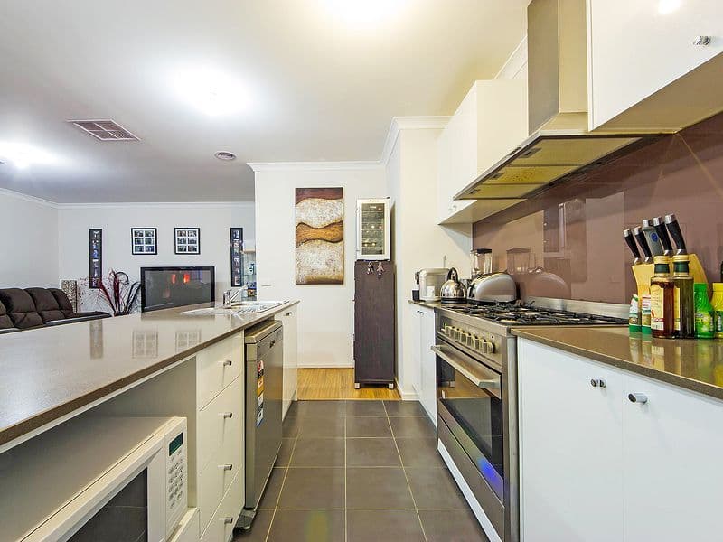 16 Mannikins Way, WILLIAMS LANDING VIC 3027, Williams Landing - Thumbnail 6