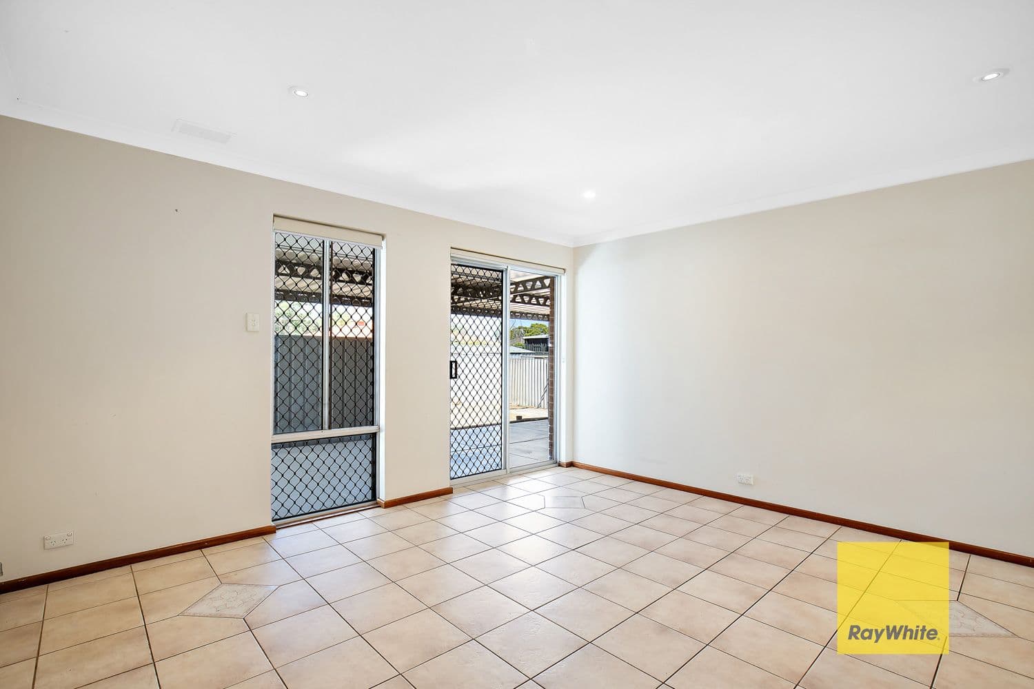 43 Storey Road, Thornlie WA 6108, Thornlie - Thumbnail 3