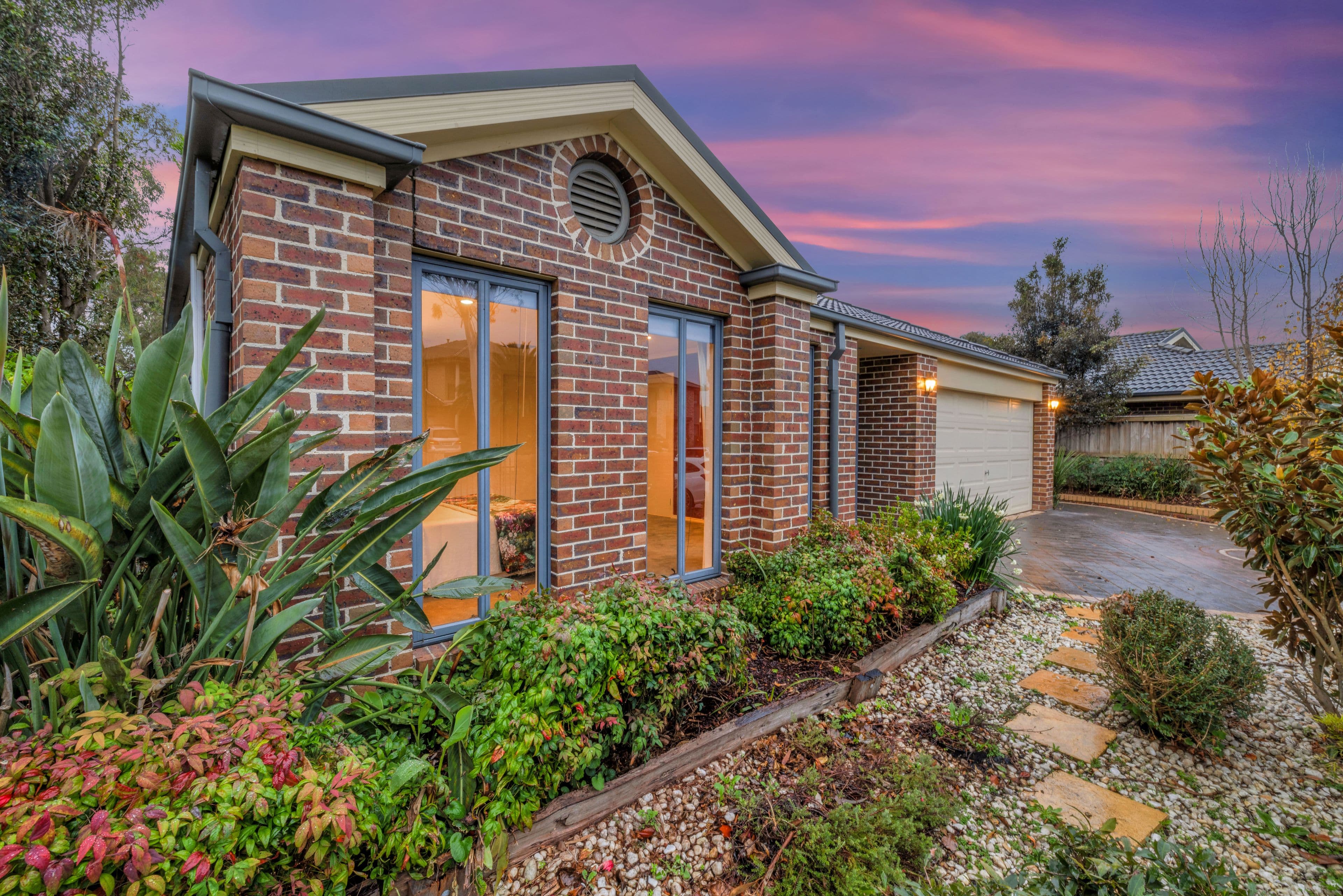 2 Riverglen Road, Berwick VIC 3806, Berwick - Thumbnail 2