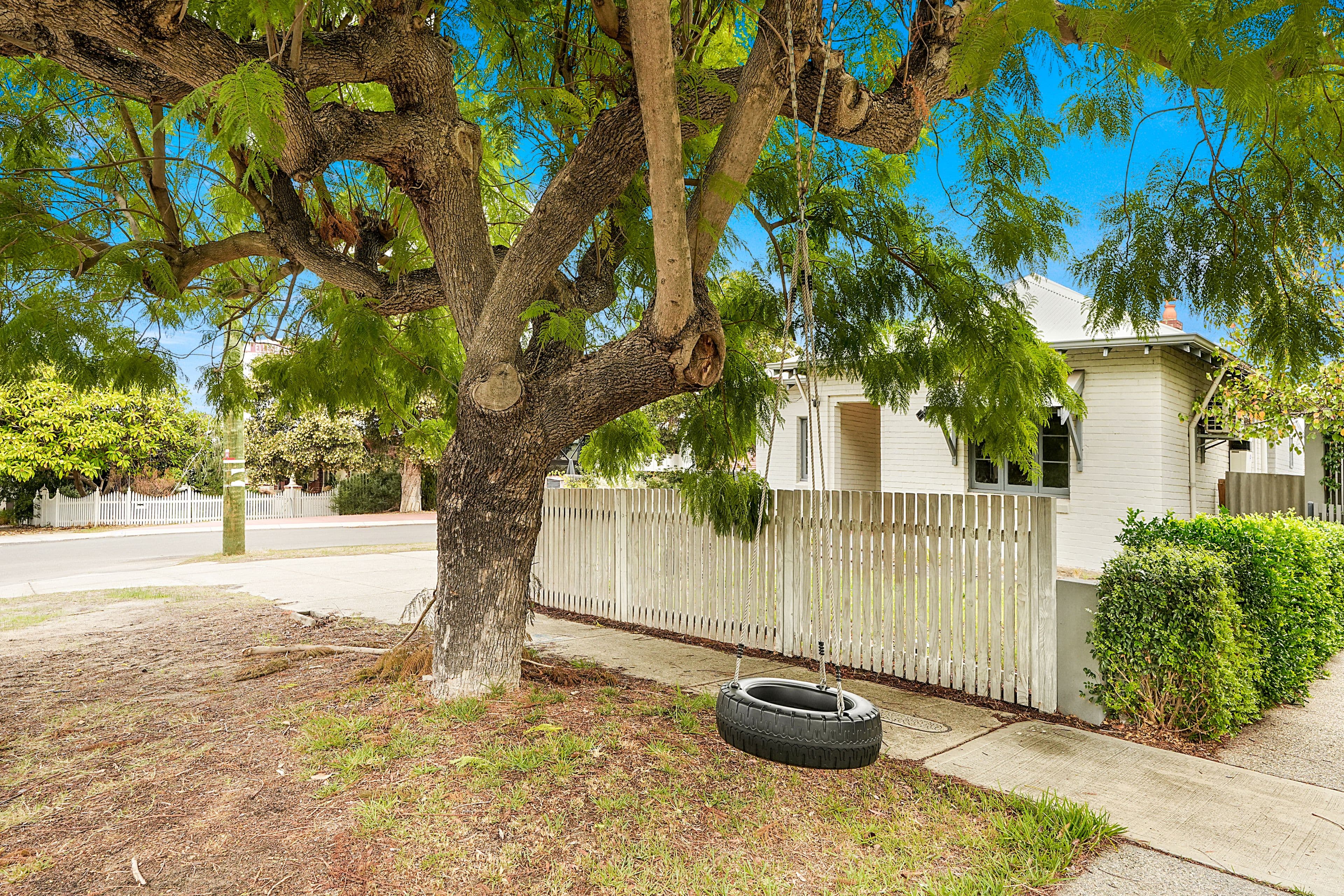 101 Dunedin Street, Mount Hawthorn WA 6016, Mount Hawthorn - Image 1