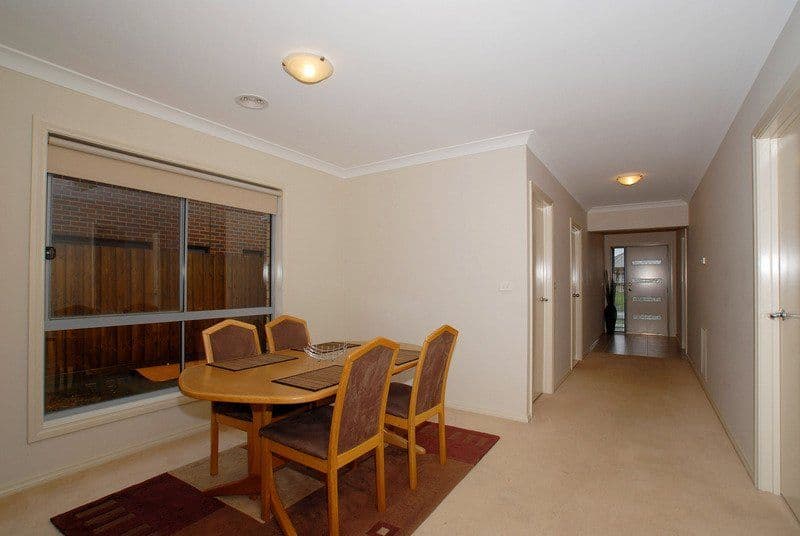 7 Pharaoh Drive, CRANBOURNE VIC 3977, Cranbourne - Thumbnail 3