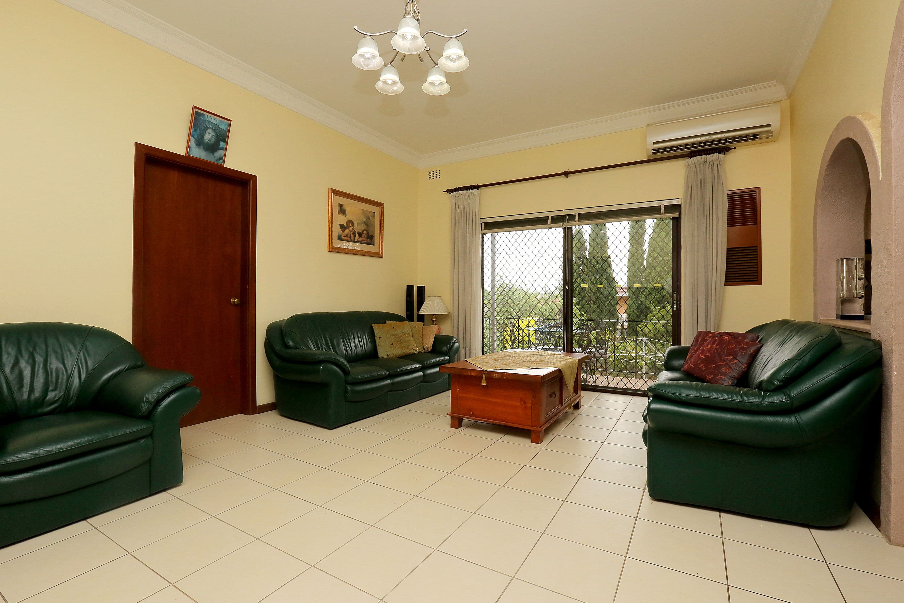 16 Oxford Avenue, Bankstown - Thumbnail 2