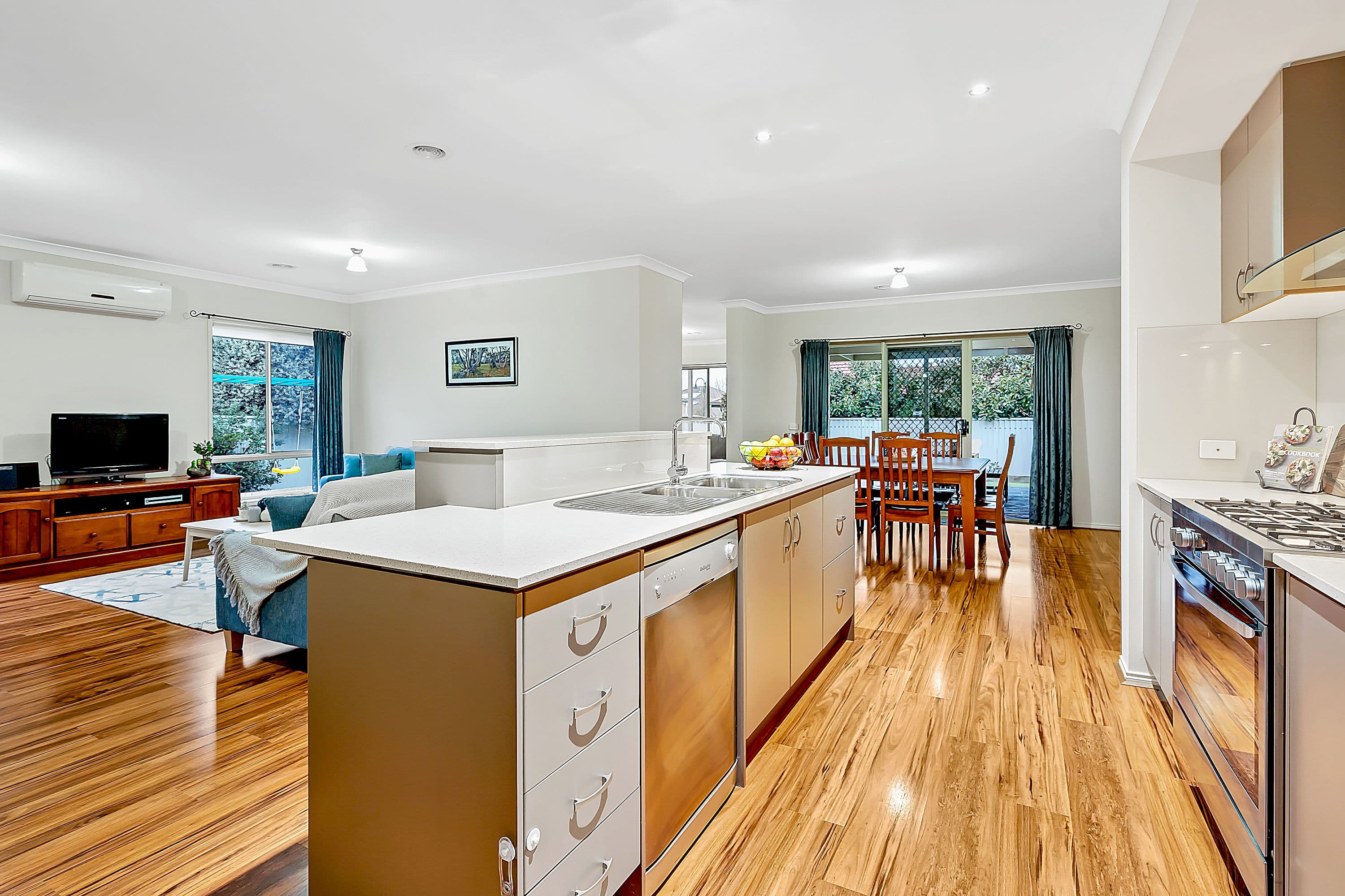 9 Burrora Way, Craigieburn VIC 3064, Craigieburn - Thumbnail 5