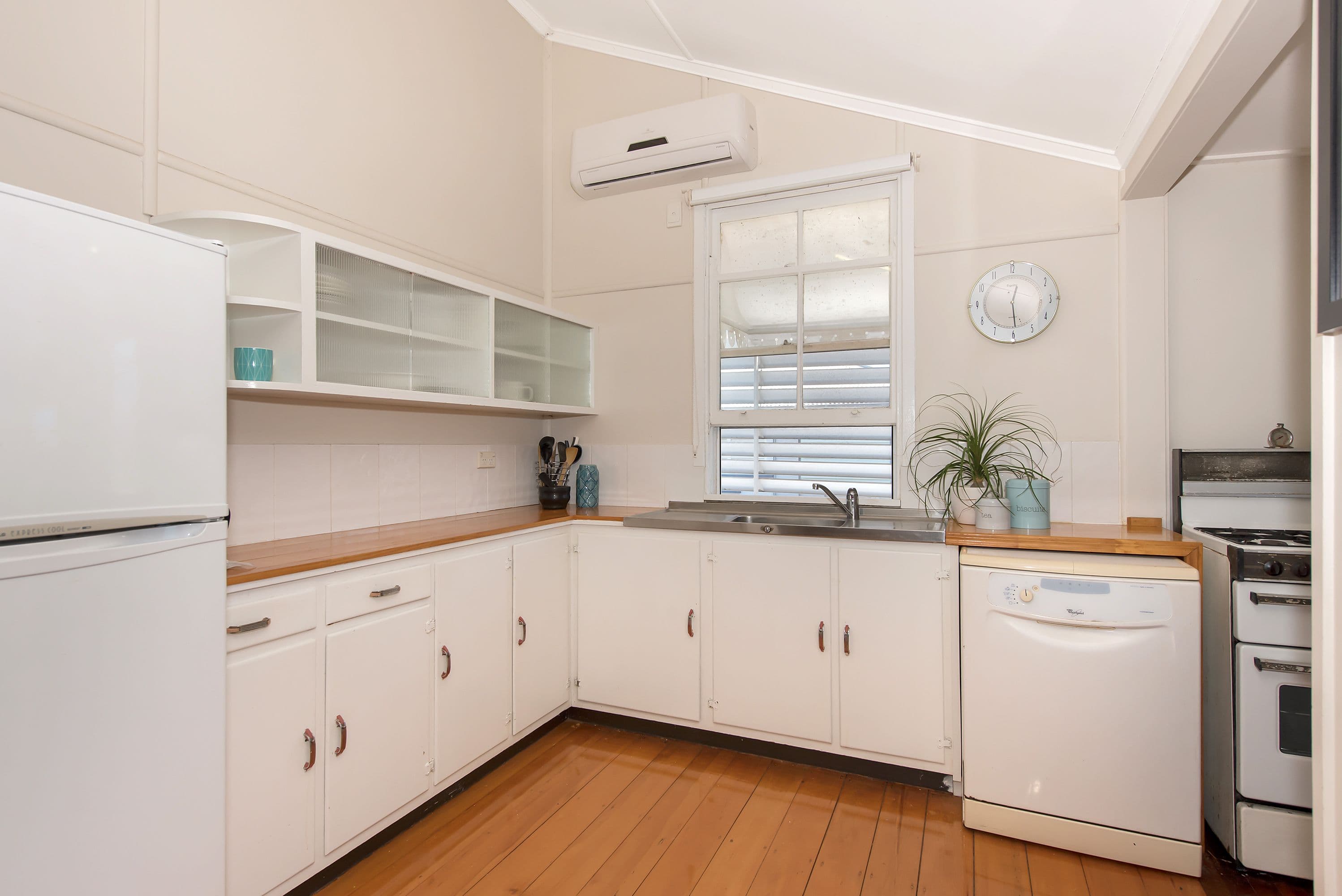 17 Shaw Street, West End QLD 4810, West End - Thumbnail 4