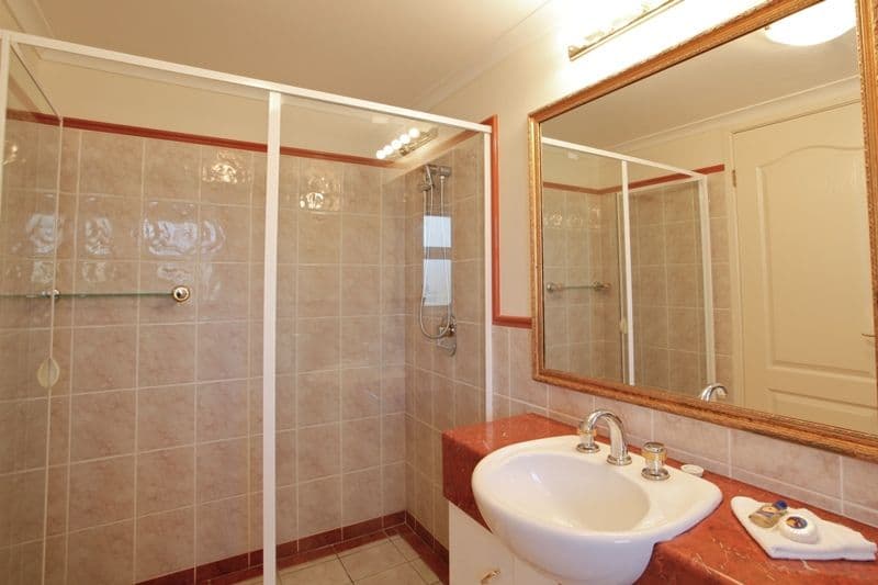 201 'Ritz on the Beach' 4 Philip Avenue, BROADBEACH QLD 4218, Broadbeach - Thumbnail 5