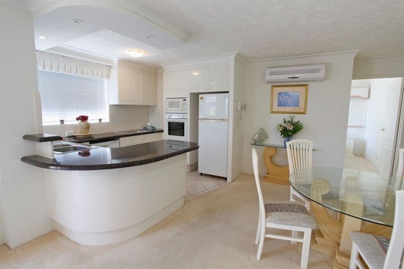201 'Ritz on the Beach' 4 Philip Avenue, BROADBEACH QLD 4218, Broadbeach - Thumbnail 7