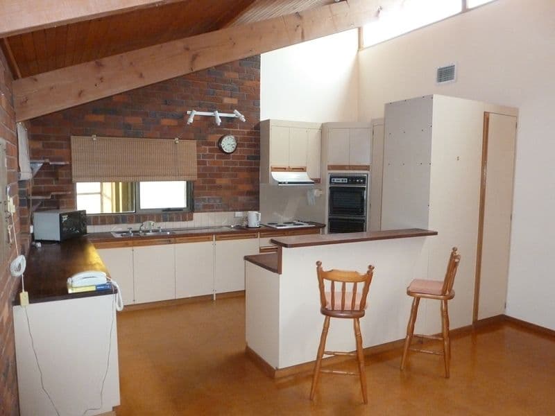 61 Hopetoun Street, Rochester VIC 3561, Rochester - Thumbnail 2